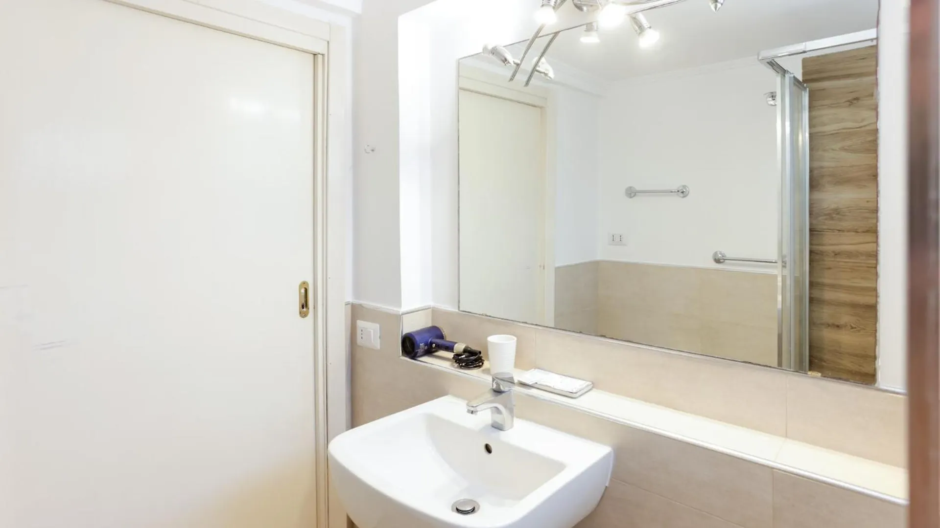 Apartment Ferienwohnung Galiani 20 Neapel